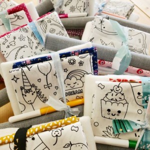 KIT ROTOLINO SCRIVI E COLORA - FANTASIA FEMMINA KIT ROTOLINO SCRIVI E COLORA - FANTASIA FEMMINA