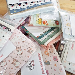 KIT 3 BAVAGLINI BANDANA  - SPUGNE MISTE E COTONE 3 FANTASIE BIMBA KIT 3 BAVAGLINI BANDANA  - SPUGNE MISTE E COTONE 3 FANTASIE BIMBA