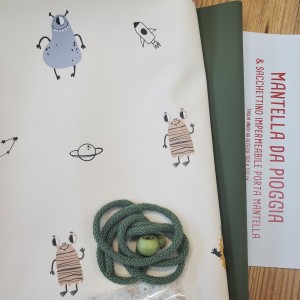 KIT MANTELLA DA PIOGGIA MOSTRICIATTOLI E SACCA PORTA MANTELLA  (CARTAMODELLO DIGITALE)