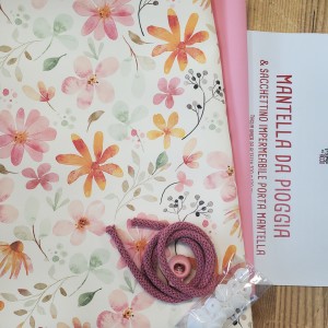 KIT MANTELLA DA PIOGGIA FIORI ACQUARELLATI E SACCA PORTA MANTELLA  (CARTAMODELLO DIGITALE)