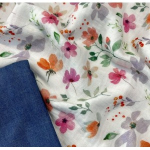 KIT SALOPETTE CORTA MUSSOLA FIORI ACQUARELLATI CON TASCHINO IN JEANS