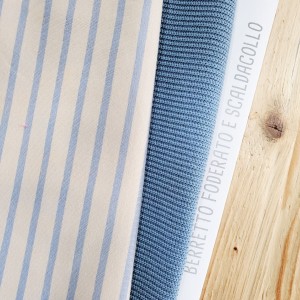 KIT CAPPELLINO E SCALDACOLLO MAGLIA TRICOT DENIM E JERSEY RIGHE LINO E AZZURRO